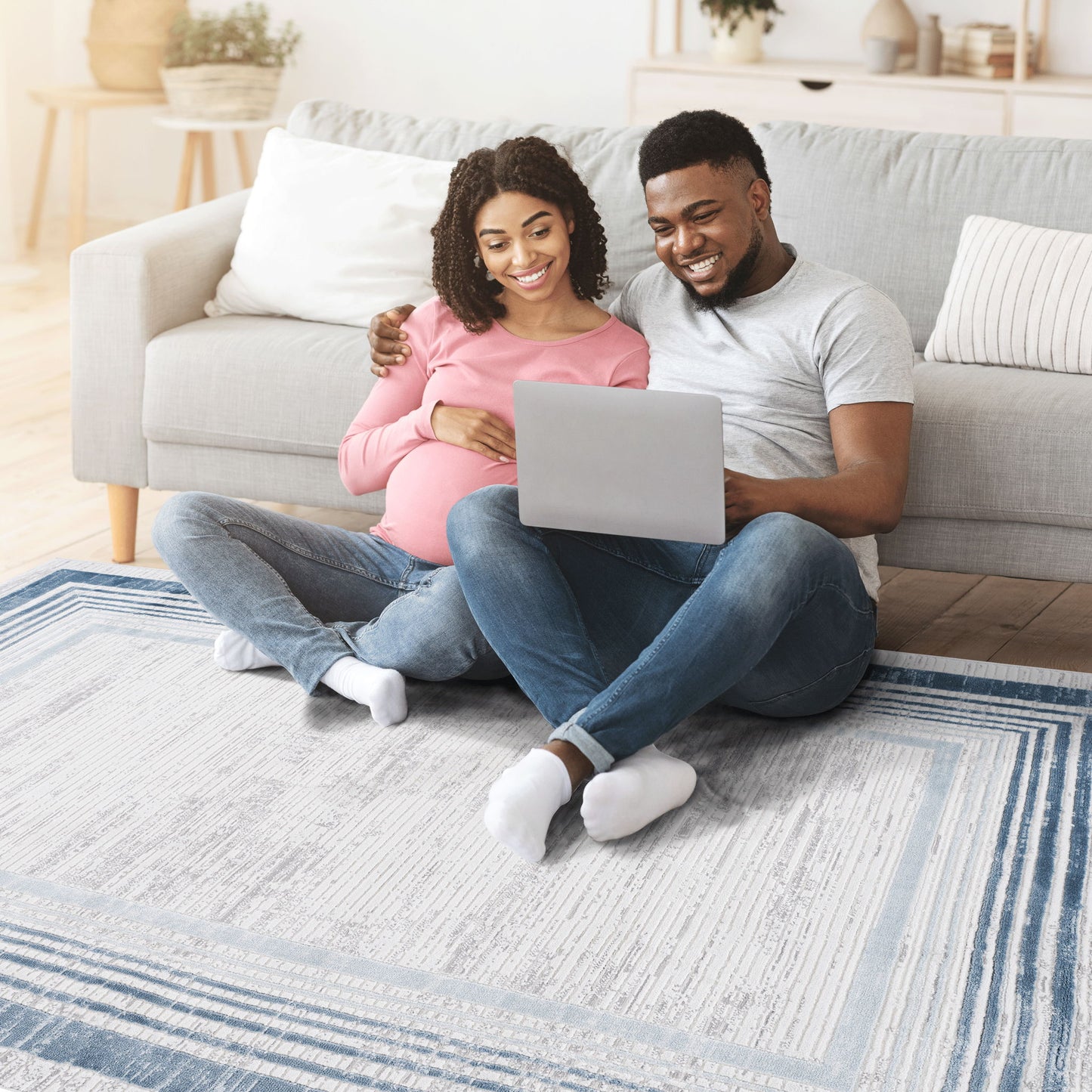 Marfi - 6' X 9' Bordered Area Rug - Blue / Ivory